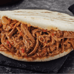 Arepa con carne desmechada (Tonijn)