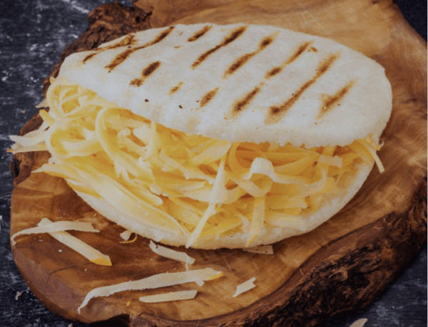 Arepa de queso (kaas)